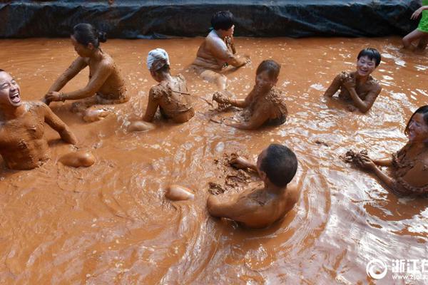 《国外处破女扒开特写第十三部》高清视频在线观看-星空影视